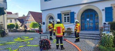 Foto des Albums: Brand im Obersontheimer Rathaus –Personen mussten über Drehleiter gerettet werden
