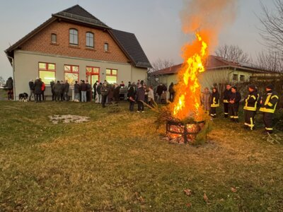 Foto des Albums: Weihnachtsbaum verbrennen