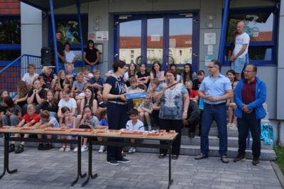 20240717 DankeIntegrationsbeirat GutsMuthsGS Foto StadtGro&szlig;r&auml;schen KatiKiesel  (Bild vergr&ouml;&szlig;ern)