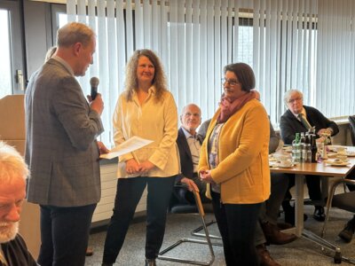 Foto des Albums: Ehrung von Erika Thomas und Petra Niemeyer durch die Kommune 2025