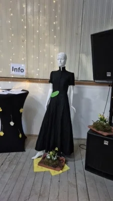 Kleid aus 1955!!  (Bild vergr&ouml;&szlig;ern)
