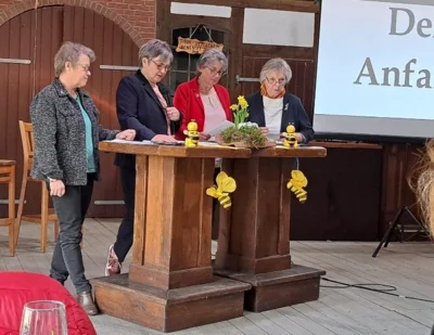 Colla, Carmen 1. Vors., Hanna, Edda  (Bild vergr&ouml;&szlig;ern)