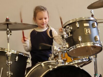 Fotoalbum Kindergartenkinder tauchen ein in die Welt der Musik - 