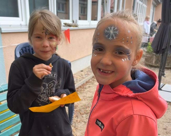 Bild: Waffeln und schminken