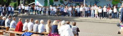 ... und alle sangen das Lied "Schule ist mehr".  (Bild vergr&ouml;&szlig;ern)
