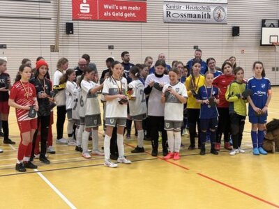 Foto des Albums: Hallenbezirksmeisterschaft D-Juniorinnen