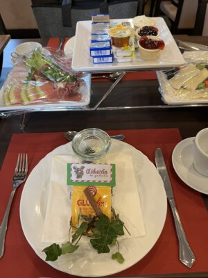 Foto des Albums: Adventsfrühstück 2024 Evenburg Café