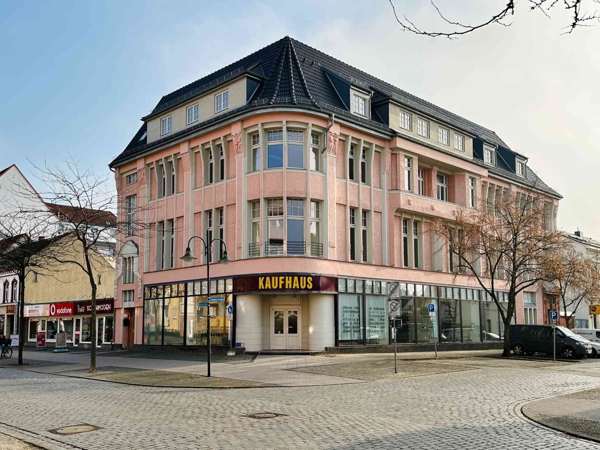 Bild: Blick von der Bahnstraße auf das ehemalige Kaufhaus Magnet