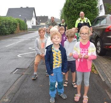 Foto des Albums: Klasse 1 unterwegs mit der Polizei