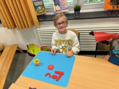Foto des Albums: Klasse 1 auf der Suche nach der richtigen Form
