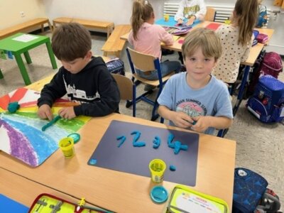 Foto des Albums: Klasse 1 auf der Suche nach der richtigen Form