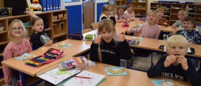 Foto des Albums: Apfel Apfel Apfel ... und die Kinder der Klasse 1
