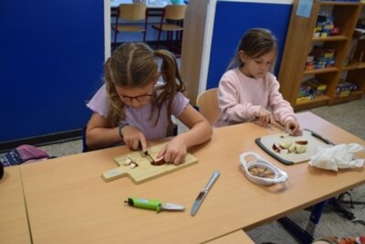 Foto des Albums: Apfel Apfel Apfel ... und die Kinder der Klasse 1