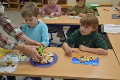 Foto des Albums: Apfel Apfel Apfel ... und die Kinder der Klasse 1