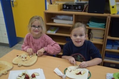 Foto des Albums: Apfel Apfel Apfel ... und die Kinder der Klasse 1