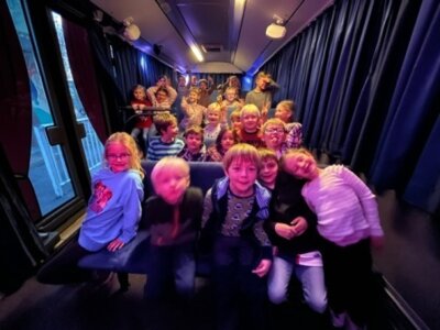 Foto des Albums: Polizeipuppenbühne macht Erstklässler für den Notfall fit!