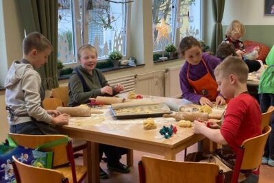 Foto des Albums: Adventsfeiern 3. bis 7. 12.: Weihnachtsbäckerei in allen Klassen