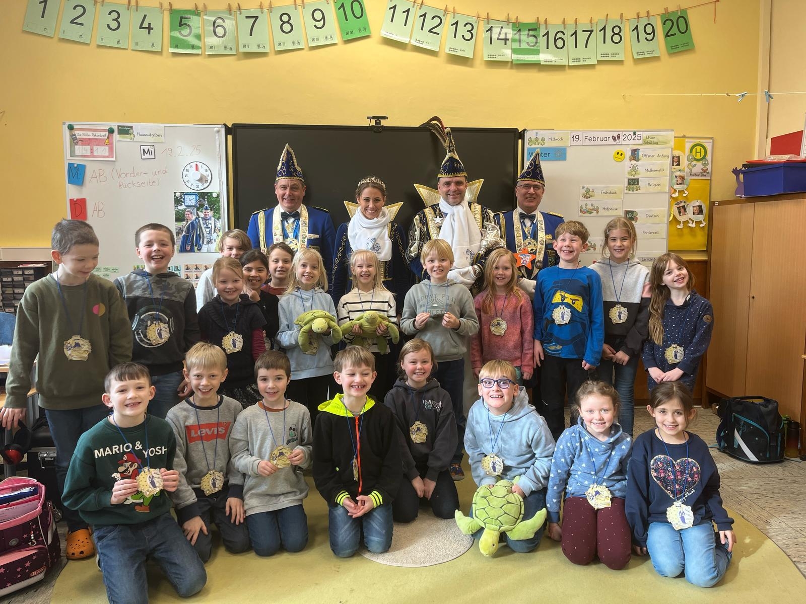 Bild: Hoher Besuch in der Klasse 2a