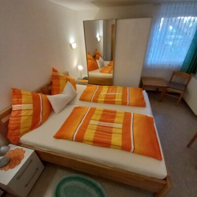 Schlafzimmer  (Bild vergr&ouml;&szlig;ern)