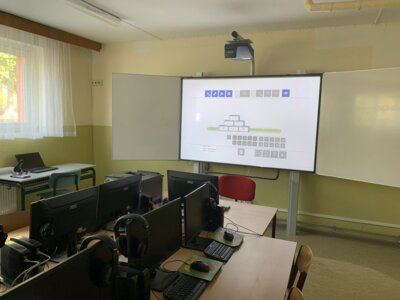 Computerraum  (Bild vergr&ouml;&szlig;ern)