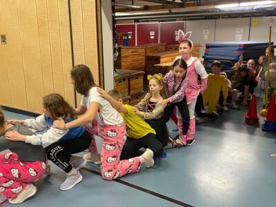 Fotoalbum Kinderturnen maskiert