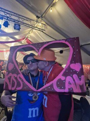 Foto des Albums: 40. Session - KissCam