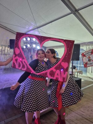 Foto des Albums: 40. Session - KissCam