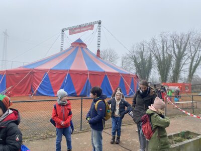 Ausflug zum Zirkuszelt  (Bild vergr&ouml;&szlig;ern)
