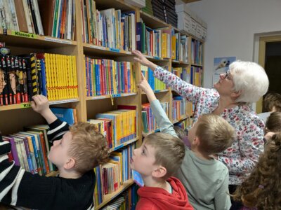 Foto des Albums: Schnupperstunde in unserer Schulbücherei