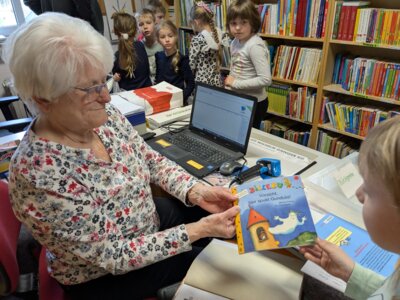 Foto des Albums: Schnupperstunde in unserer Schulbücherei