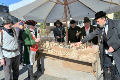 Foto des Albums: 25. Oberlausitzer Leinewebertag mit Karaseks 75. Naturmarkt