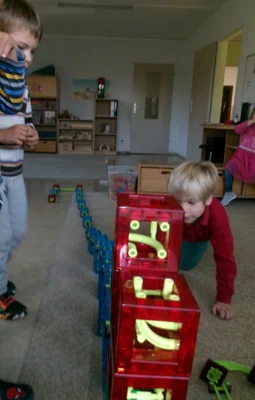 Murmelbahn bauen  (Bild vergr&ouml;&szlig;ern)