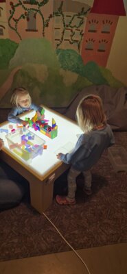 "ein märchenhaftes Schloss wird gebaut"  (Bild vergrößern)