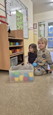 "Tassen einräumen- das machen wir"  (Bild vergrößern)