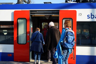 und auch S-Bahn  (Bild vergr&ouml;&szlig;ern)