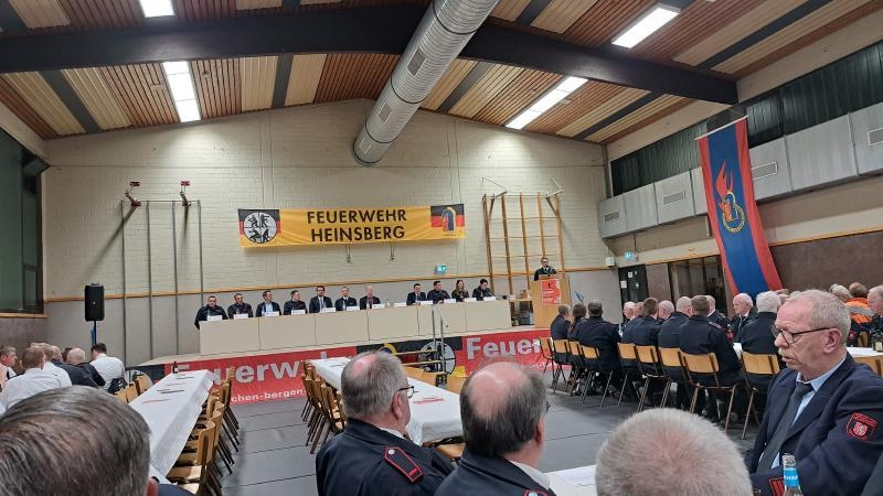 Bild: Eröffnung der Versammlung durch Wehrleiter Hans-Leo Schreinemachers