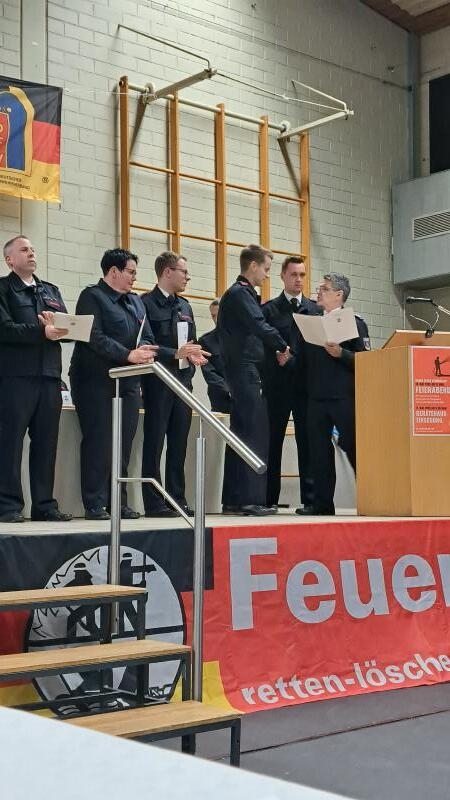 Bild: Ernennung von Philipp Janßen zum komm. stellv. Stadtjugendfeuerwehrwart