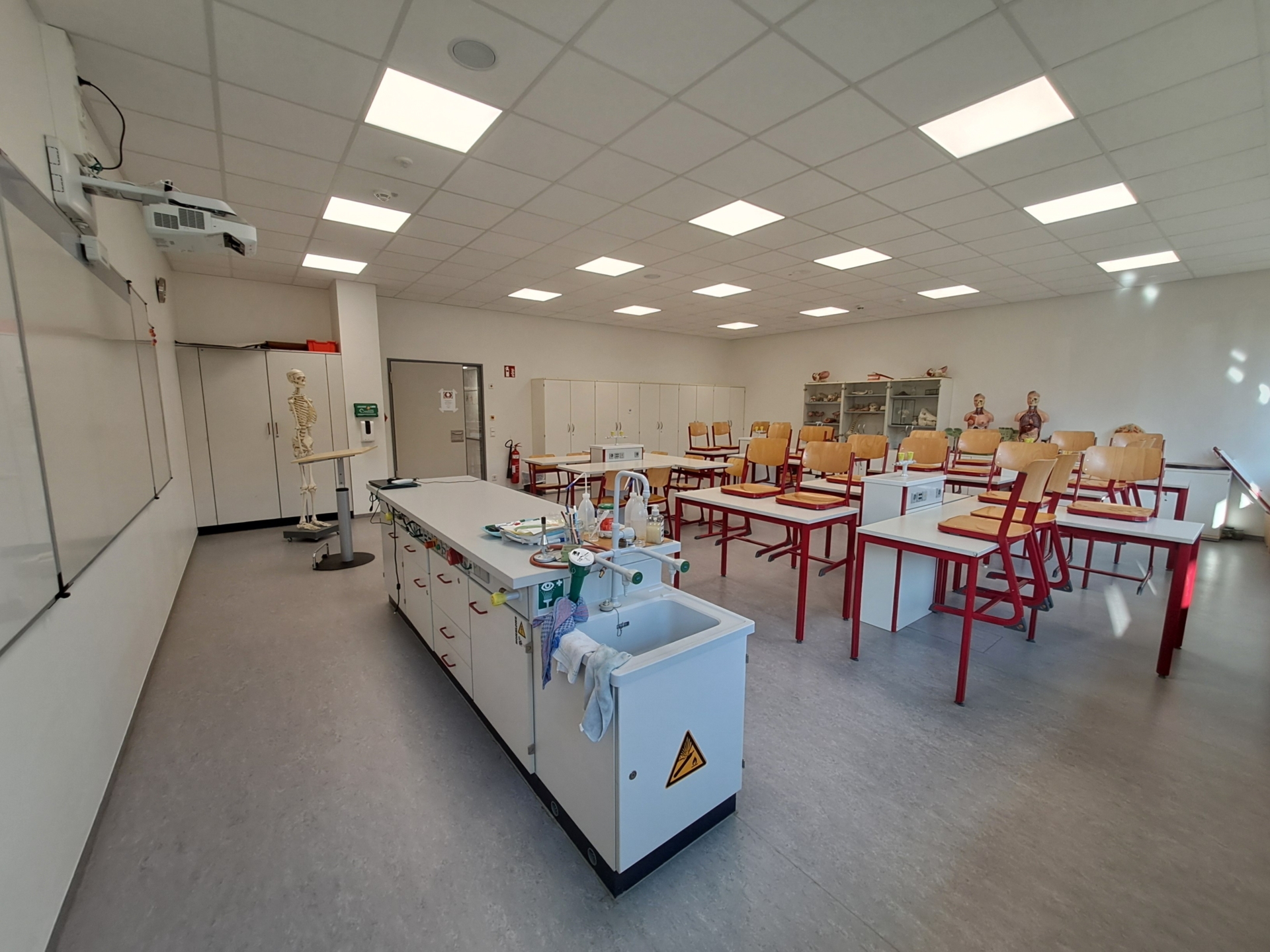 Bild: Biologieraum 1