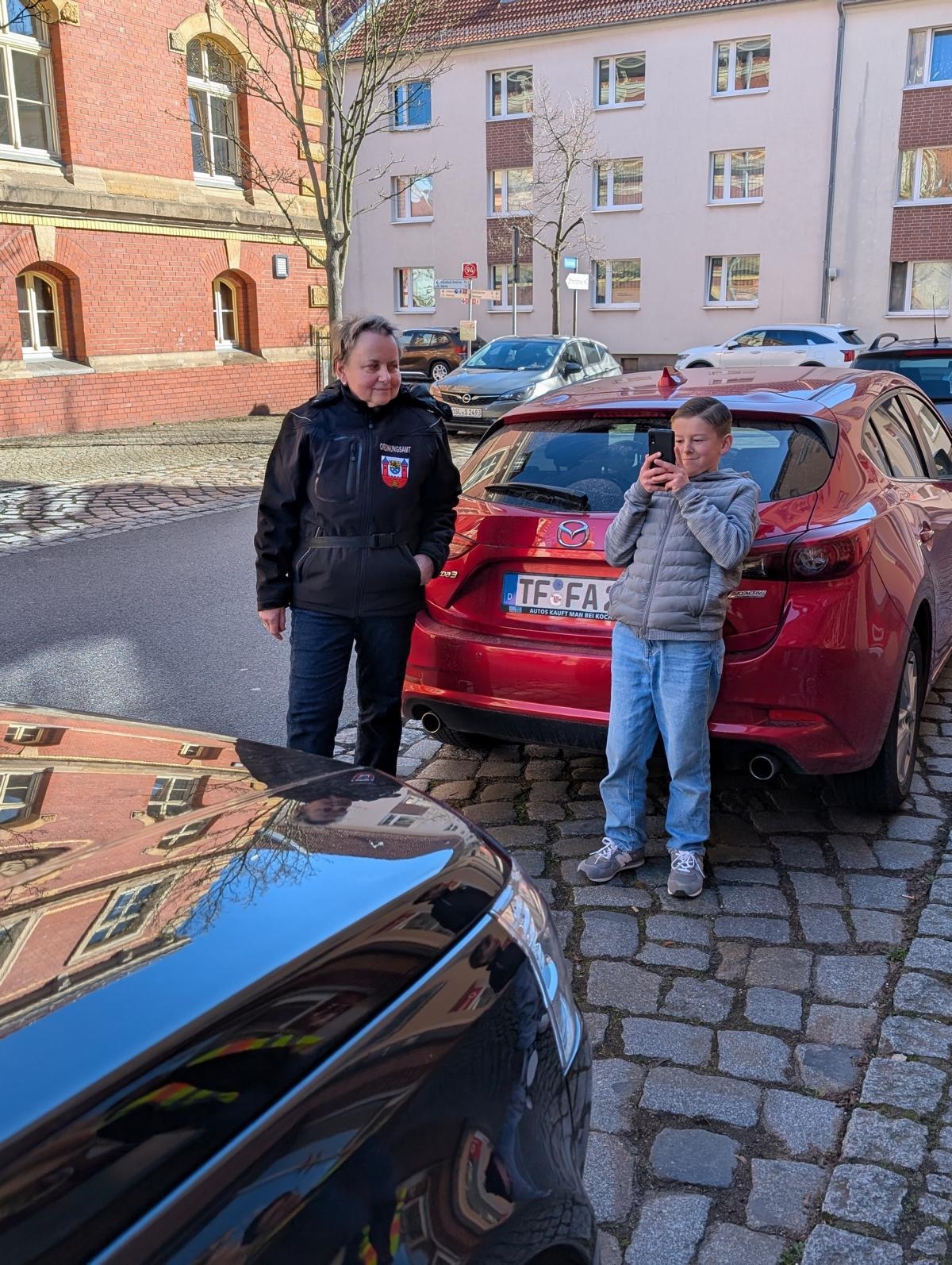 Bild: Auch hier war ein Beweisfoto Pflicht. Foto: Stadt Calau / Jan Hornhauer