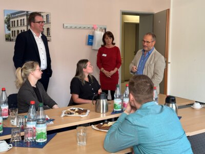 20250403 Medizinstipendiaten Bild Landkreis OSL Nora Bielitz 3 web  (Bild vergr&ouml;&szlig;ern)