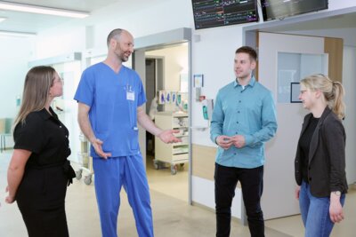 OSL-Medizinstipendiaten  8415 Bild SKN  Steffen Rasche web  (Bild vergr&ouml;&szlig;ern)