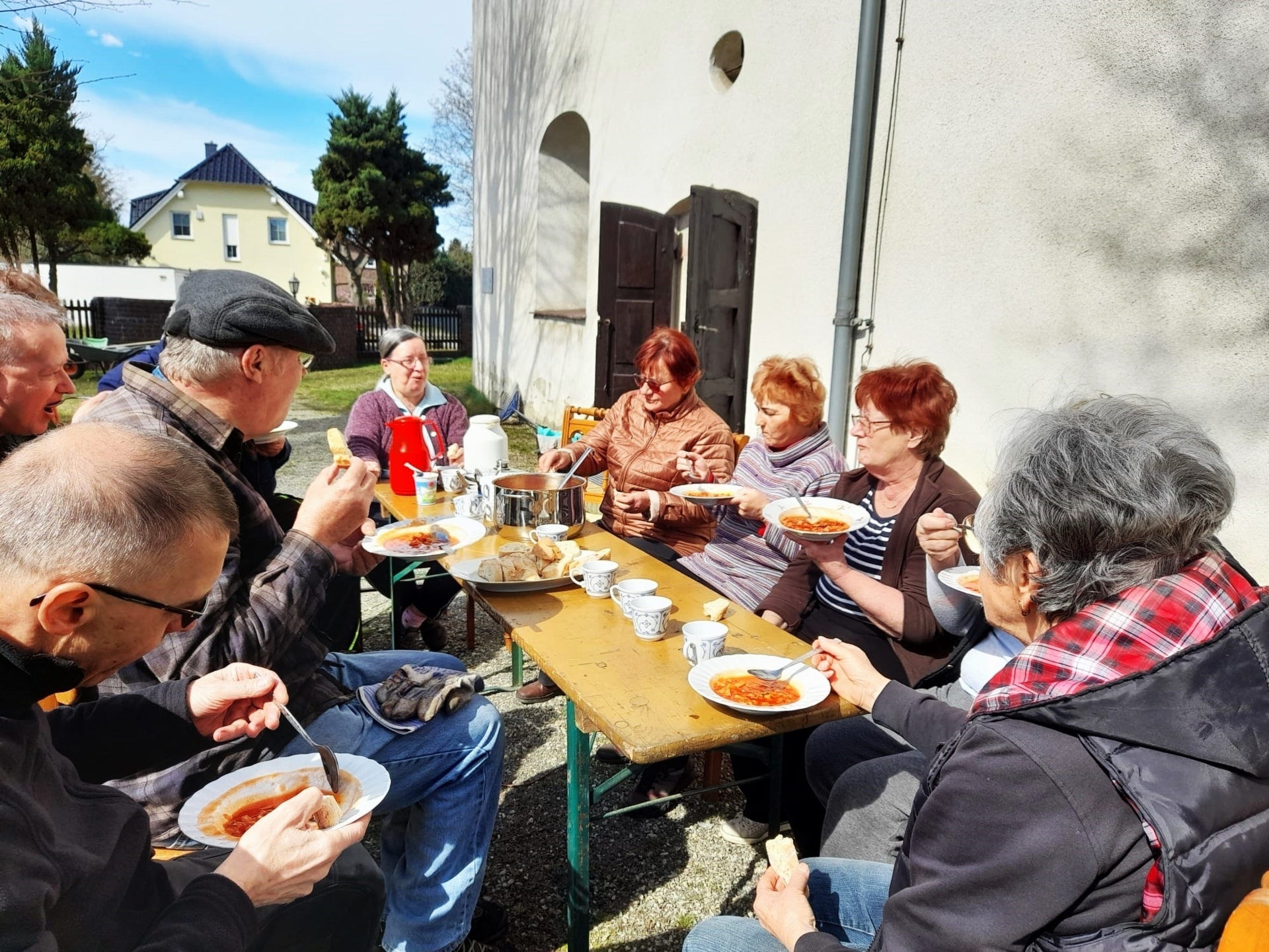 Bild: Nach dem Frühjahrsputz in Freienhufen