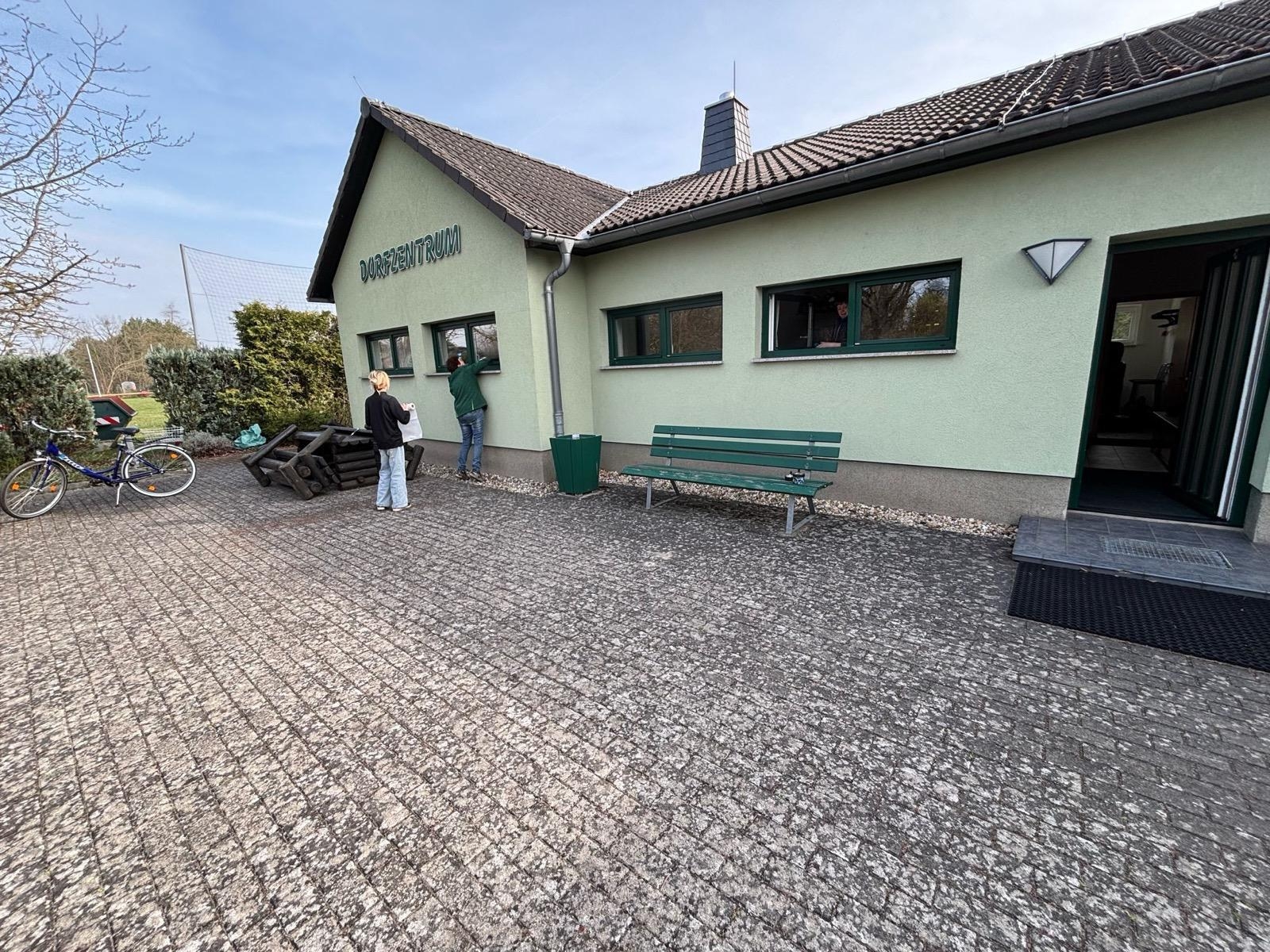 Bild: Dorfzentrum Woschkow