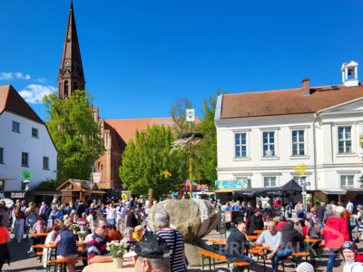 Foto des Albums: Pritzwalker Frühlingserwachen 2025 lud zum Stöbern und Schlemmen ein