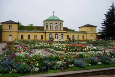 Schauh&auml;user im Berggarten  (Bild vergr&ouml;&szlig;ern)