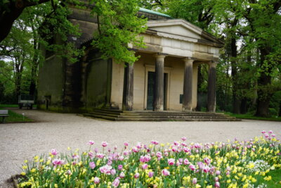 Welfenmausoleum im Berggarten - Herrenhausen  (Bild vergr&ouml;&szlig;ern)