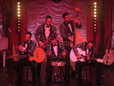 Foto des Albums: THE FIREBIRDS BURLESQUE SHOW