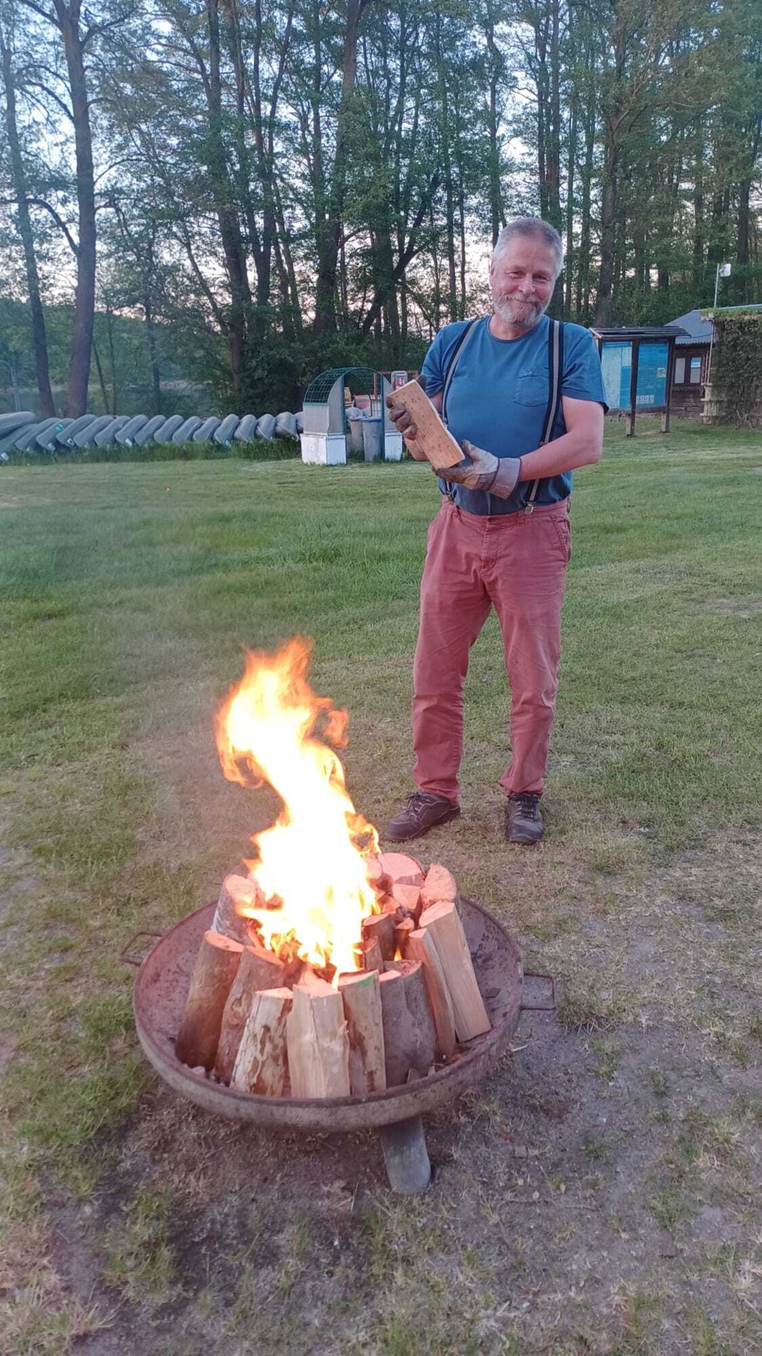 Bild: Vorbereitung auf Grillen und Soljanka
