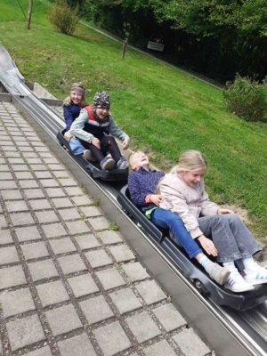 Foto des Albums: Wandertag Klasse 3 und 4 Burg Gnandstein und Sommerrodelbahn