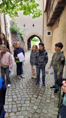 Foto des Albums: Wandertag Klasse 3 und 4 Burg Gnandstein und Sommerrodelbahn